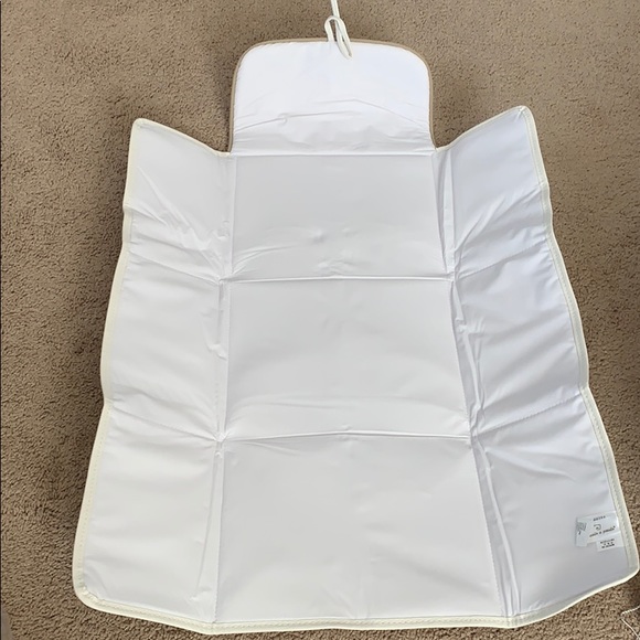 Baby changing mat - Picture 2 of 2